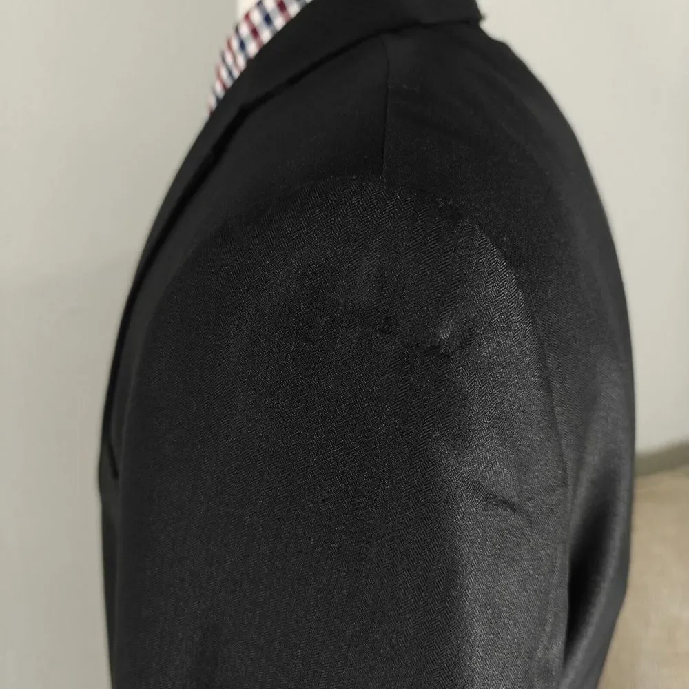 Calvin Klein Men's Sport Coat Blazer Two Button Black Herringbone Poly Blend 42R